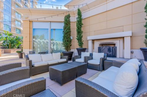 5082 Scholarship, Irvine CA  92612-5695 exterior