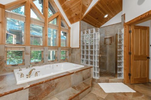 14005 Swiss Ln, Truckee CA  96161-7129 exterior