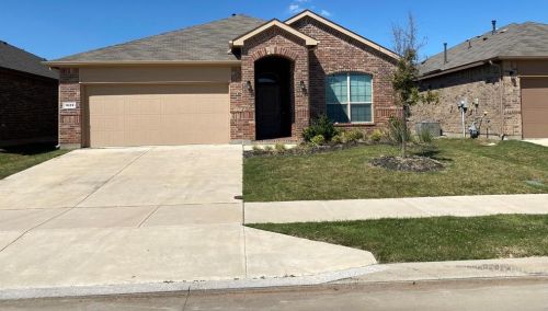 1029 Spanish Needle Trl, Fort Worth TX  76177-7206 exterior