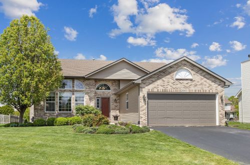 25161 Mallard Dr, Minooka, IL 60410-5550
