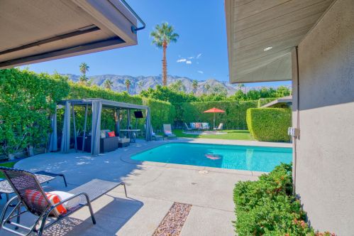 323 Stevens Rd, Palm Springs, CA 92262-4221