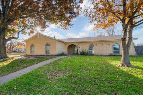 7509 Oak Ridge Dr, Fort Worth TX  76182-7916 exterior