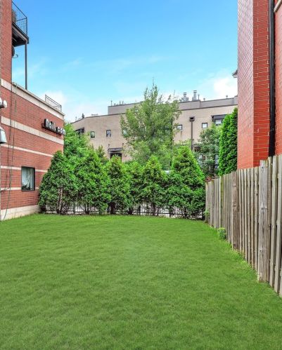2810 Paulina St, Chicago, IL 60657-6652