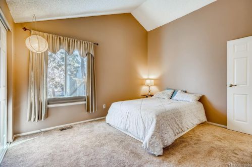 10233 Peakview Ave, Englewood CO 80111-6107 exterior