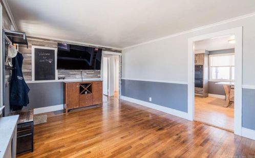 4 Tyler Pl, Quaker Hill, CT 06375-1530