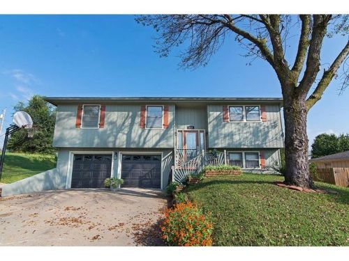 212 Dakota St, Leavenworth, KS 66048-1532