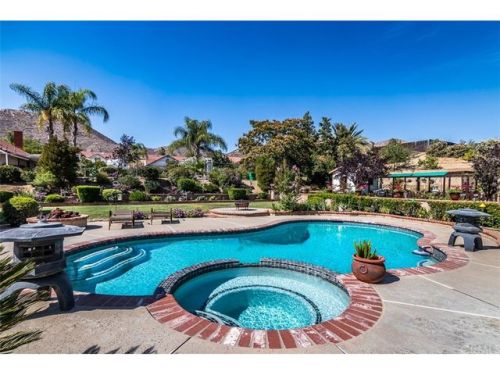 33182 Willow Tree Ln, Wildomar, CA 92595-8218