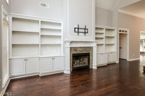4645 Waterford Dr, Suwanee GA  30024-1459 exterior