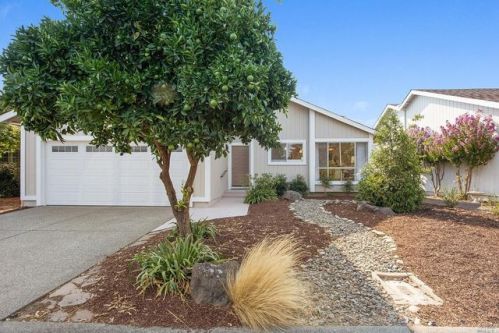 361 Orchard St, Healdsburg, CA 95448-4326
