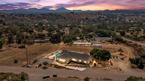18405 Ramona View Ct, Ramona, CA 92065-6014