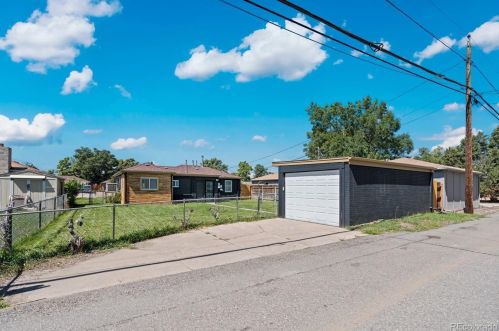 2918 Newport St, Denver CO  80207-2909 exterior