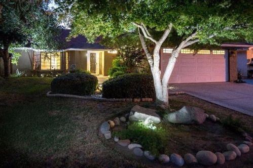 686 Stanford Ave, Clovis, CA 93611-7306