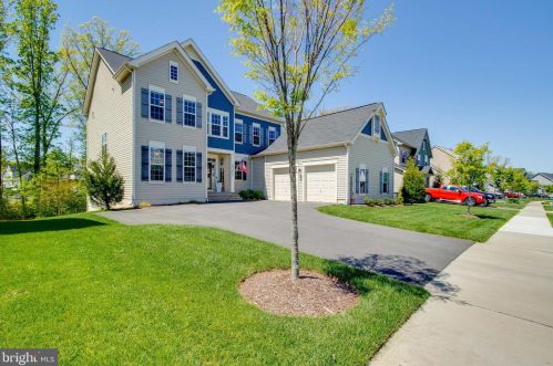 10327 Spring Iris Dr, Bristow, VA 20136