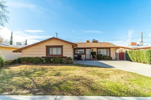 45841 Kingtree Ave, Lancaster, CA 93534-1465