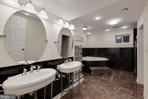 13908 Gate Dr, Silver Spring MD 20906-2208 exterior