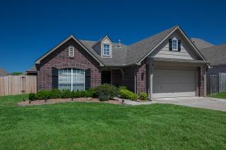 11901 Cedar Ct, Jenks, OK 74037-3223