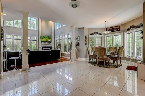 6919 Fieldstone Dr, Willowbrook IL  60527-5295 exterior