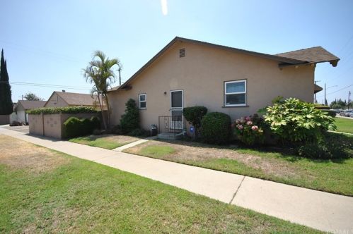 2002 Ninth St, Anaheim CA  92802-3203 exterior