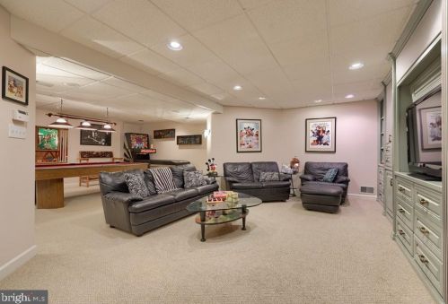 1991 Pickering Trl, Lancaster PA 17601-4972 exterior