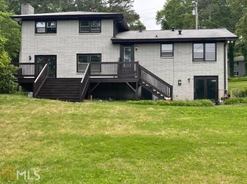 2560 Lake Capri Dr, Conyers GA  30012-2925 exterior