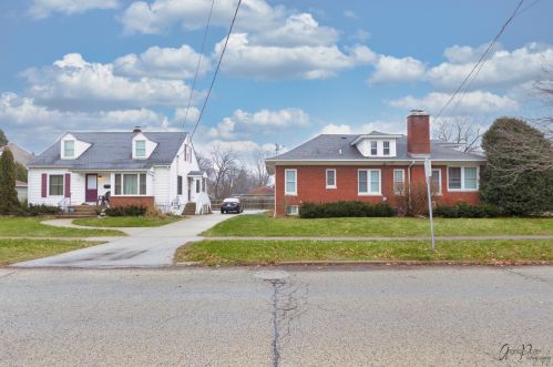 112 Pleasant St, Bull Valley, IL 60098-3245