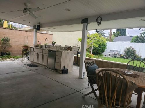 9106 Coachman Ave, Whittier, CA 90605-2402