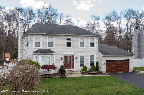 57 Sami Dr, Wall Township, NJ 07731-2913
