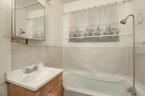 811 Maple St, Glendale CA  91205-1826 exterior