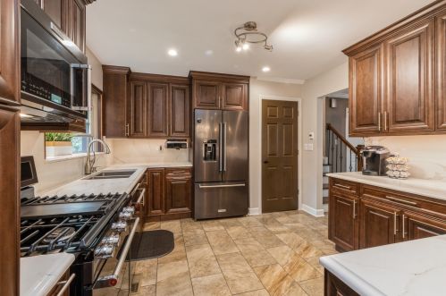 624 Burns Ave, Homewood IL  60422-1102 exterior
