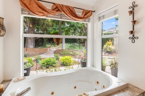 8 Dorchester, Irvine CA  92620-2614 exterior