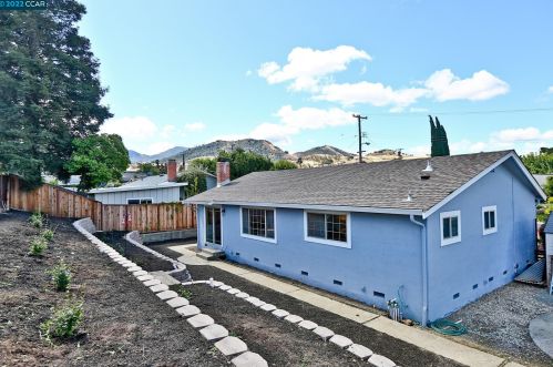 1294 New York Dr, Concord CA  94521-4617 exterior