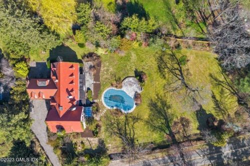 7 Parsonage Rd, Greenwich, CT 06830-3919