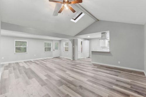 3600 Davis St, Conroe TX  77304-1834 exterior