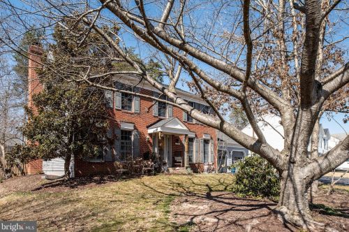 7312 Middleton Dr, Fredericksburg, VA 22407-6670