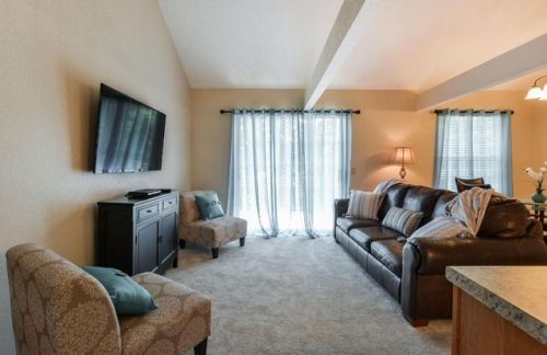 6 Memory Ln, Branson, MO 65616-3688