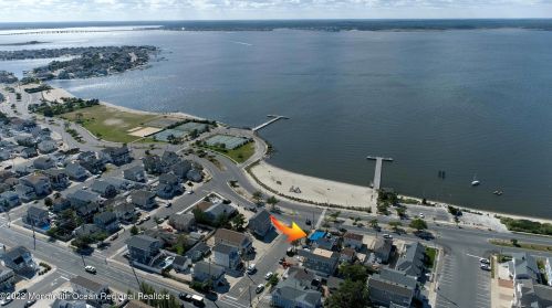 607 Bay Blvd, Lavallette, NJ 08735-2201
