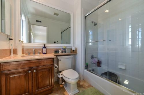 25 Blue Smt, Irvine CA  92603-0168 exterior