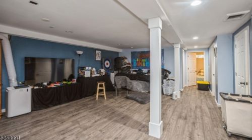 60 Van Nostrand Ave, Dover NJ  07801-4827 exterior