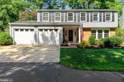 5906 Carters Oak Ct, Springfield, VA 22015-2421