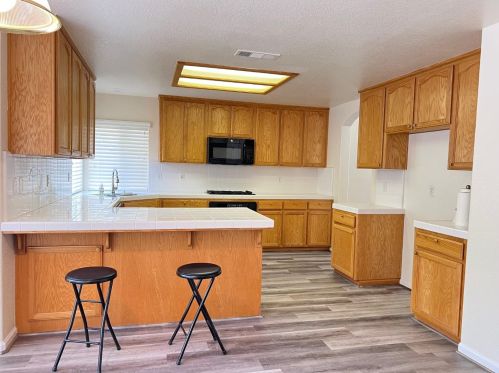 1012 Garden St, Los Banos CA  93635-4563 exterior