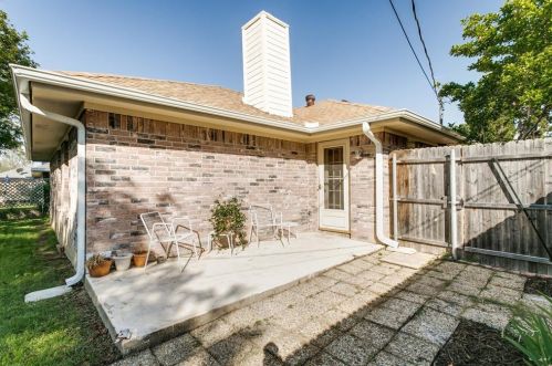 8418 Crystal Ln, Fort Worth TX  76182-3636 exterior