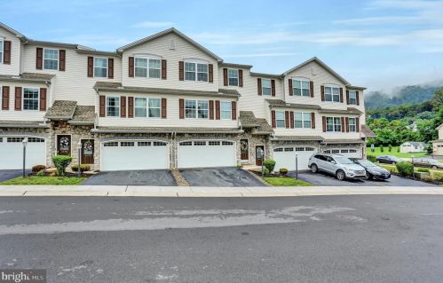 4652 Margarets Dr, Harrisburg, PA 17110-3362