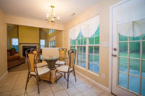 2865 Fairburn Cir, Atlanta GA  30331-6000 exterior