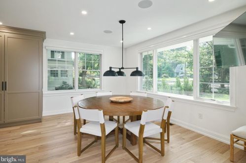 377 Kings Hwy, Tavistock NJ 08033-2004 exterior