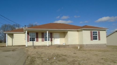 76 Stout Cv, Covington, TN 38019-6020