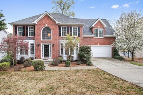 2265 Wildwood Lake Dr, Suwanee, GA 30024-3246