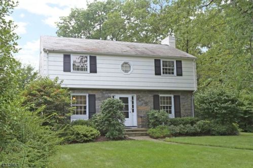 3 Glenside Ter, Montclair, NJ 07043-2529