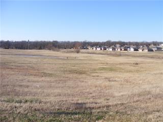 302 Lion Dr, Gravette, AR 72736-8797