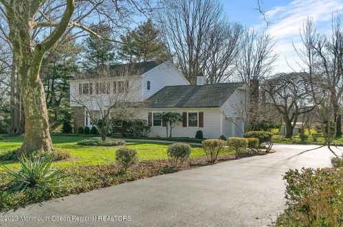 97 Ballantine Rd, Middletown, NJ 07748-3000