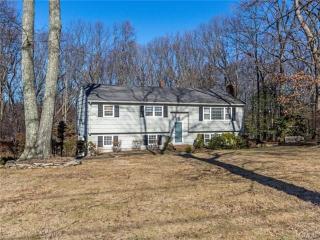 76 Capitol Dr, Huntington CT  06484-3519 exterior